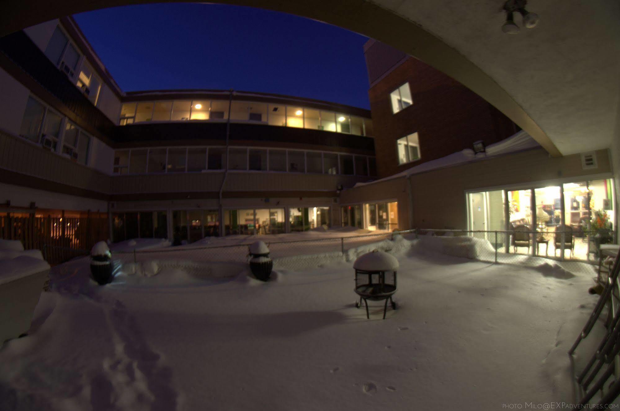 Hotel Royal Plaza Winnipeg Exterior photo